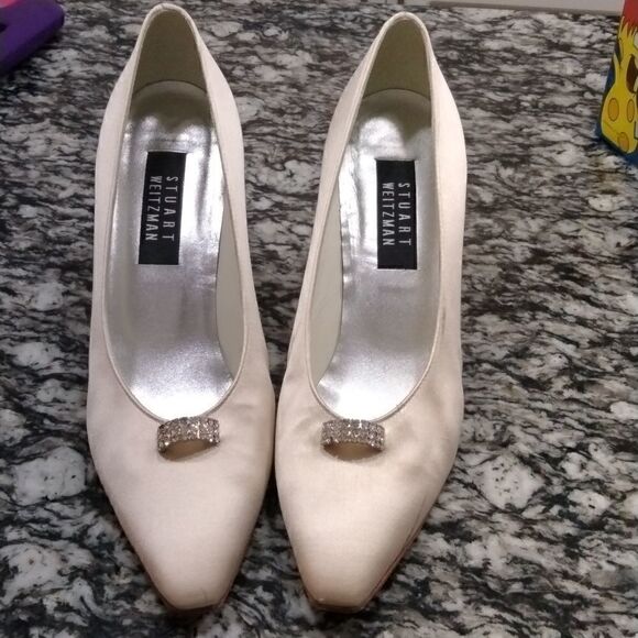 Stuart Weitzman - Picture 1 of 11